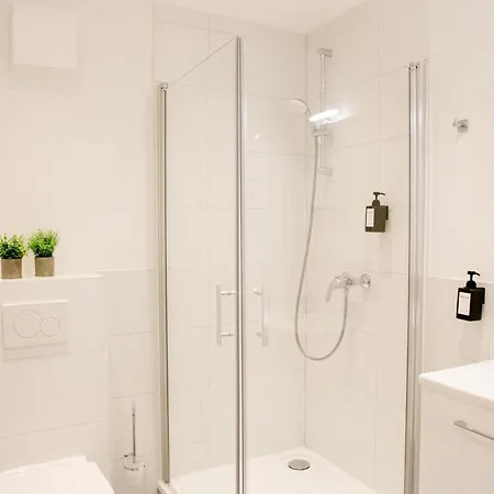 Bonquartier - Luxapt-haus - 11 Personen In 5 Mit Voll Ausgestatteten Kuechen, Klimaanlagen Und Parkplaetzen Sankt Augustin
