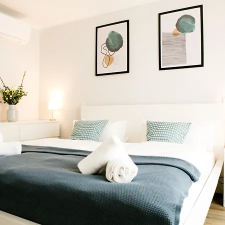 Bonquartier - Luxapt-haus - 11 Personen In 5 Mit Voll Ausgestatteten Kuechen, Klimaanlagen Und Parkplaetzen * סנט אוגוסטין