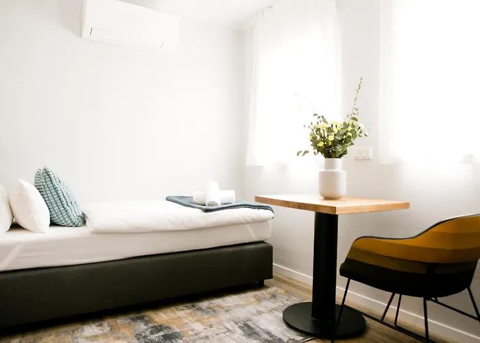 Bonquartier - Luxapt-haus - 11 Personen In 5 Mit Voll Ausgestatteten Kuechen, Klimaanlagen Und Parkplaetzen Sankt Augustin