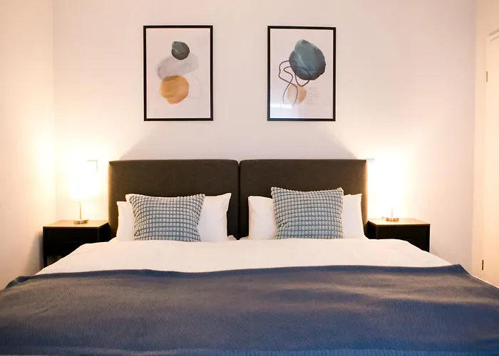 Bonquartier - Luxapt-haus - 11 Personen In 5 Mit Voll Ausgestatteten Kuechen, Klimaanlagen Und Parkplaetzen Casa vacanze Sankt Augustin