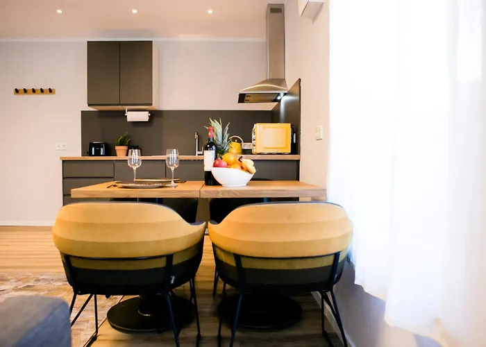 Bonquartier - Luxapt-haus - 11 Personen In 5 Mit Voll Ausgestatteten Kuechen, Klimaanlagen Und Parkplaetzen Casa vacanze Sankt Augustin