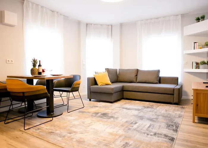 Casa vacanze Bonquartier - Luxapt-haus - 11 Personen In 5 Mit Voll Ausgestatteten Kuechen, Klimaanlagen Und Parkplaetzen Sankt Augustin