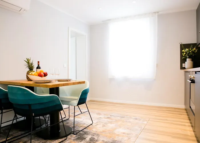 Bonquartier - Luxapt-haus - 11 Personen In 5 Mit Voll Ausgestatteten Kuechen, Klimaanlagen Und Parkplaetzen