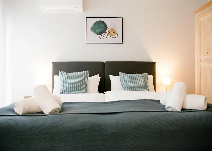 Casa vacanze Bonquartier - Luxapt-haus - 11 Personen In 5 Mit Voll Ausgestatteten Kuechen, Klimaanlagen Und Parkplaetzen Sankt Augustin